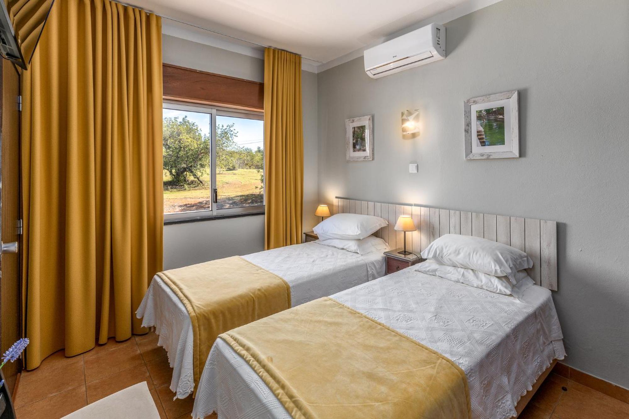 Guest House Oliveira Boliqueime Esterno foto